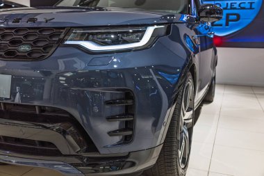 Land Rover Discovery Dynamic HSE 'nin kapanışı lüks SUV tasarımı gösteriyor. Londra, İngiltere, 24 Aralık 2023