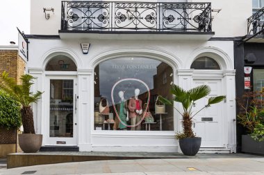 Tissa Fontaneda butik mağazası Londra 'da. Gösteride lüks tasarım çantalar, deri eşyalar ve zarif aksesuarlar var. Londra, İngiltere, 6 Nisan 2024