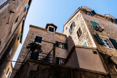 Diocletian 'ın sarayındaki eski tarihi binalar. Ayrıl, Hırvatistan.