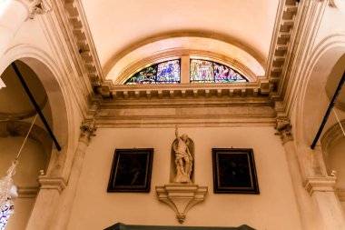 DUBROVNIK, CROATIA - 12 Ekim 2022: Barok tarzında St Blaise Kilisesi ve Venedikli mimar ve heykeltıraş Marino Gropelli tarafından 1715 yılında inşa edildi.