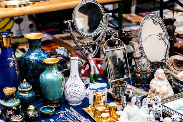 Bucharest Romania March 2022 Stall Old Items Sale Mirrors Vases — Stock Photo, Image