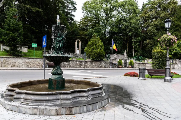 Sinaie Roumanie Septembre 2022 Fontaine Avec Anges Dans Marché Des — Photo