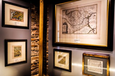 SIGHISOARA, ROMANIA - 23 Eylül 2022: Silah ve Haritalar Evi