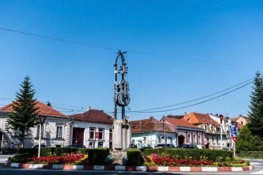 REGHIN, ROMANIA - 27 HAZİRAN 2023 Kemancılar Anıtı.