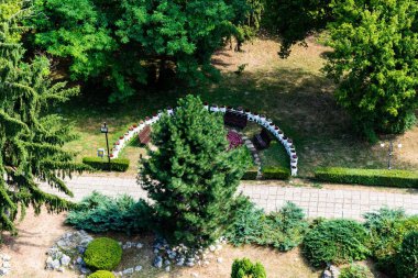 Chindia Kulesi 'nden Chindia Parkı görünüyor. Targoviste, Romanya.