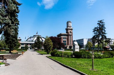 PLOIESTI, ROMANIA - 30 Nisan 2023: Ploiesti Merkez Salonları Toma Socolescu Meydanı 'ndan görüldü.