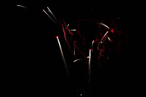 Fogos Artifício Brilham Céu Negro Noturno — Fotografia de Stock