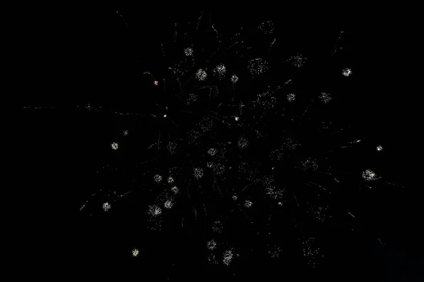 Фейерверк Сверкает Черном Ночном Небе — стоковое фото