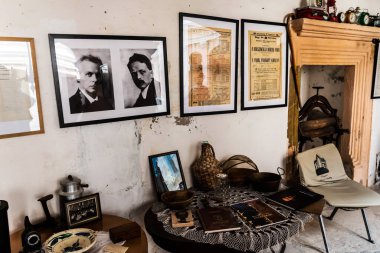 BrANCOVENESTI, ROMANIA - 27 Haziran 2023: Brancovenesti, Mures County 'deki Kendi Kemeny Kalesi.
