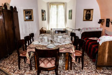 BrANCOVENESTI, ROMANIA - 27 Haziran 2023: Brancovenesti, Mures County 'deki Kendi Kemeny Kalesi.