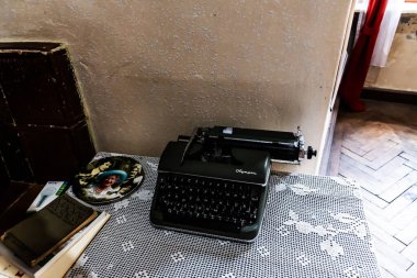 BrANCOVENESTI, ROMANIA - 27 Haziran 2023: Brancovenesti, Mures County 'deki Kendi Kemeny Kalesi.