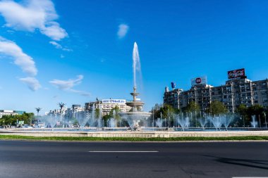 BUCHAREST, ROMANIA - 13 Mayıs 2023: Union Meydanı 'ndaki Artesian çeşmeleri.