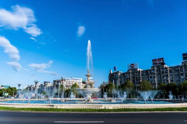 BUCHAREST, ROMANIA - 13 Mayıs 2023: Union Meydanı 'ndaki Artesian çeşmeleri.