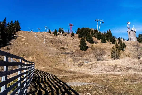 Σκι Από 1400 Σιναία Ρουμανία Φθινοπωρινό Τοπίο Στην Πλαγιά Του — Φωτογραφία Αρχείου