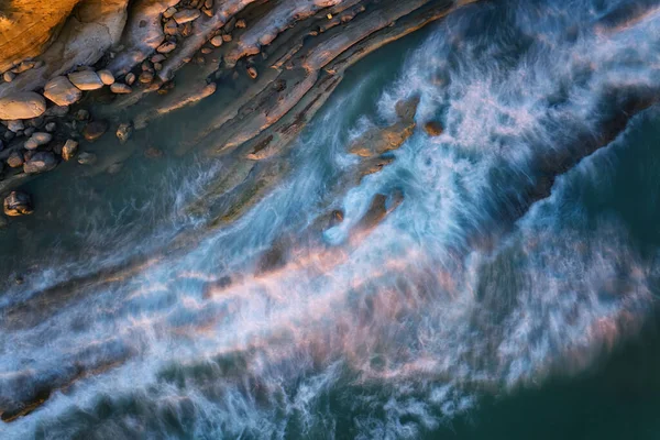 Felsige Küste Senkrechte Sicht Auf Die Küste Lange Belichtung Verschwommene — Stockfoto