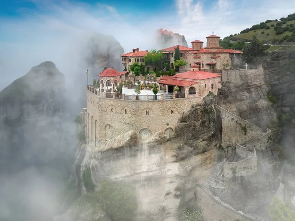 Griechenland Auf Reisen Thema Meteora Holy Varlaam Kloster Erhebt Sich Stockbild