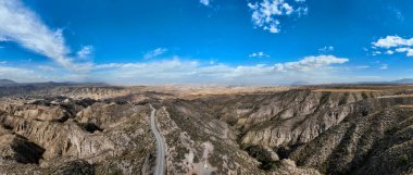 İspanya, Gorafe 'deki çöl kanyonlarının havadan görünüşü