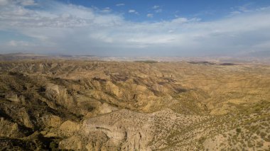 İspanya, Gorafe 'deki çöl kanyonlarının havadan görünüşü