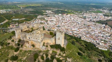 İspanya 'nın Almodovar nehrine bağlı Floresta Kalesi