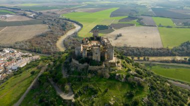 İspanya 'nın Almodovar nehrine bağlı Floresta Kalesi