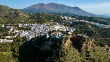 Endülüs 'ün Malaga ilindeki güzel Casares belediyesinin manzarası