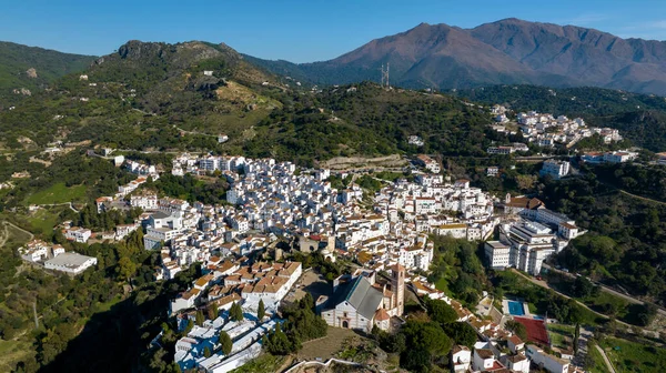 Endülüs 'ün Malaga ilindeki güzel Casares belediyesinin manzarası