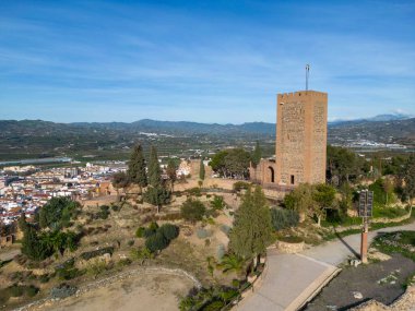 İspanya 'nın Velez-Malaga belediyesindeki eski Fas şatosunun hava manzarası