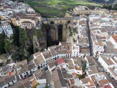 İspanya 'nın Malaga eyaletindeki Ronda kentinin anıtsal manzarası.
