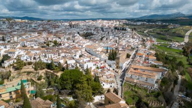 İspanya 'nın Malaga eyaletindeki Ronda kentinin anıtsal manzarası.