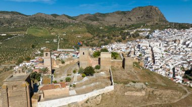 Endülüs 'ün Malaga ilindeki Alora Kalesi manzarası