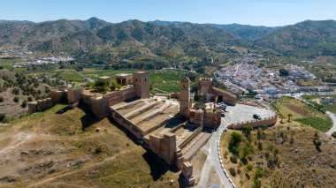 Endülüs 'ün Malaga ilindeki Alora Kalesi manzarası