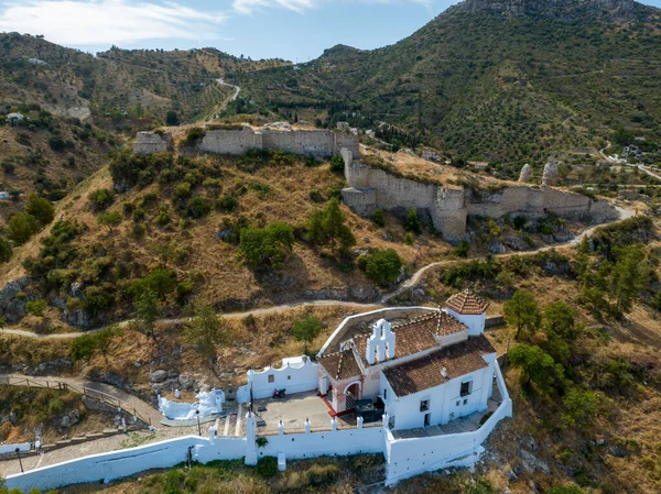 スペインのマラガ県のCartamaの自治体での城とロス レメディオスの庵の眺め — ストック写真