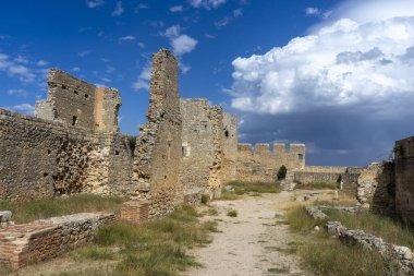 İspanya 'nın Soria ilindeki Gormaz halife kalesinin manzarası