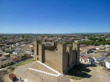İspanya 'nın Aragon özerk bölgesinde bulunan Sdaba Kalesi