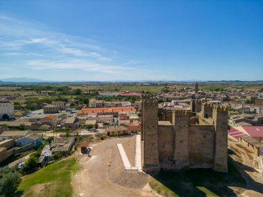 İspanya 'nın Aragon özerk bölgesinde bulunan Sdaba Kalesi