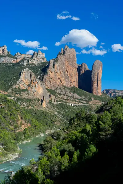 İspanya 'nın Huesca eyaletindeki ünlü mallos de riglos manzarası
