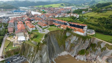 İspanya 'nın Bask ülkesindeki Zumaya belediyesinin hava manzarası.