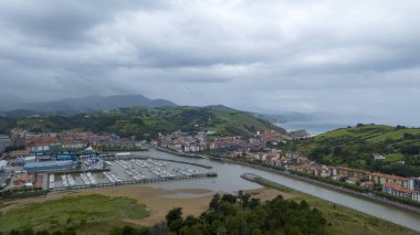 İspanya 'nın Bask ülkesindeki Zumaya belediyesinin hava manzarası.