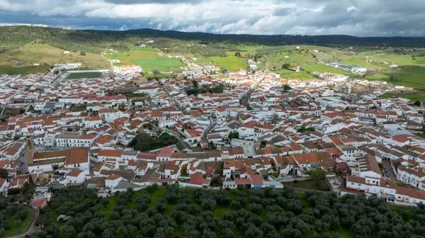 Cerro del Hierro 'nun Sierra Norte de Sevilla doğal parkındaki görüntüsü, İspanya