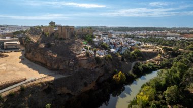 Alcala de Guadaira kalesinin havadan görünüşü, Sevilla