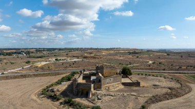 Marchenilla 'nın Alcal de Guadara, Sevilla' daki kalesinin havadan görüntüsü.