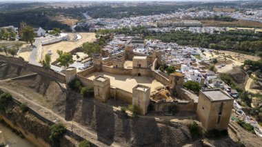 Alcala de Guadaira kalesinin havadan görünüşü, Sevilla
