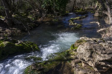 Seville ilinin San Nicols del Puerto belediyesine bağlı nehir yolu del huznar 'dır..