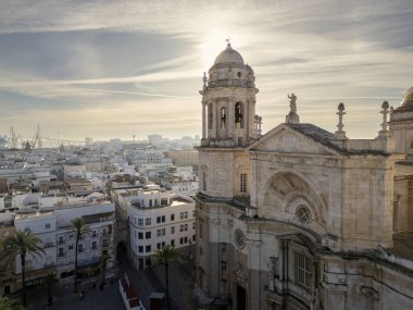 İspanya, Cadiz 'in Kutsal Haçı Katedrali' nin havadan görünüşü