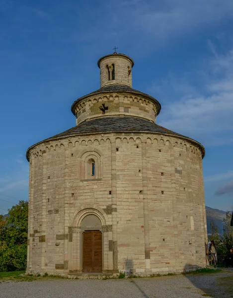 阿尔梅诺 圣巴托洛梅奥意大利圣托姆教堂 圆形计划 罗马风格 — 图库照片