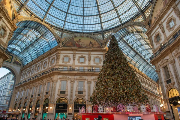 Milano Italia Dicembre 2019 Galleria Vittorio Emanuele Lit Christmas Tree — Stock Photo, Image