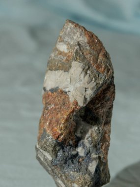 Oltre il koli madenlerinden çıkarılan mineral örneği.