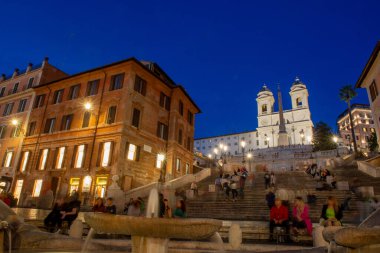 Roma İtalya 17 Mart 2023 Trinit dei Monti merdiveni İspanyol Merdivenlerini Pincio 'ya bağlıyor