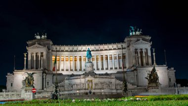 Anavatan Anıtı 'nın Roma sunağı savaş anısına öldü.