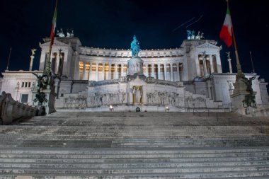 Anavatan Anıtı 'nın Roma sunağı savaş anısına öldü.